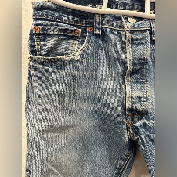 Levi's vintage 501 Distressed Light Blue Straight Leg Jeans 32x30 red tab - Picture 2 of 7